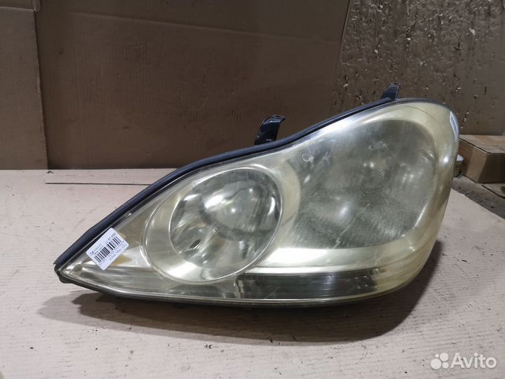 Фары Toyota Ipsum ACM21W ксенон