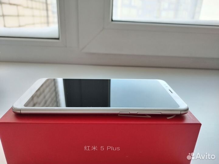 Xiaomi Redmi 5 Plus, 3/32 ГБ
