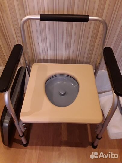 Кресло-стул с санитарным оснащением
