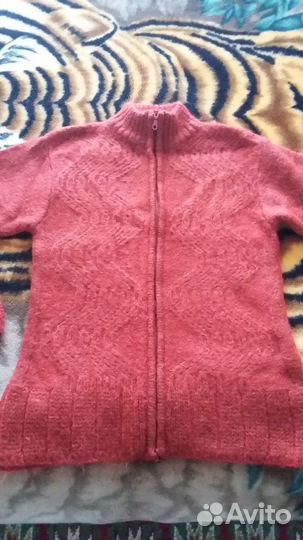Продам теплую кофту