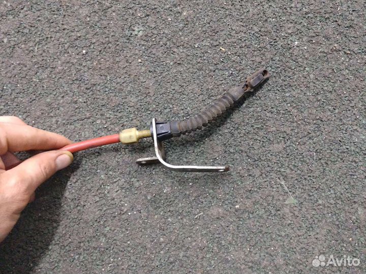 Трос кикдауна Mercedes 124