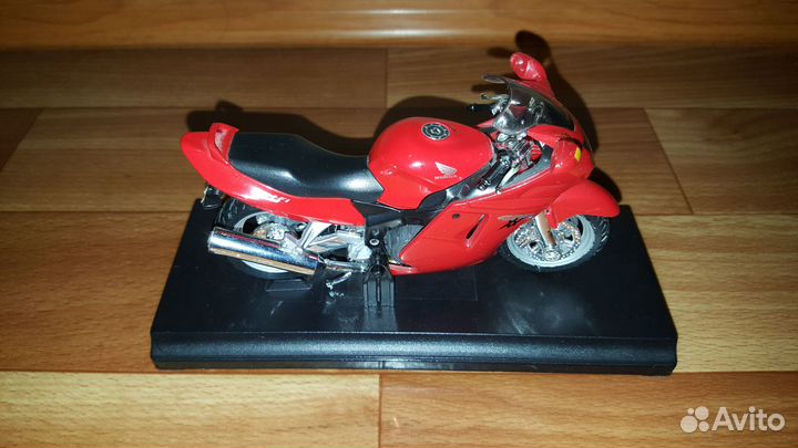 Модель мотоцикла Honda cbr1100xx