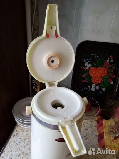 Термос с помпой китайский