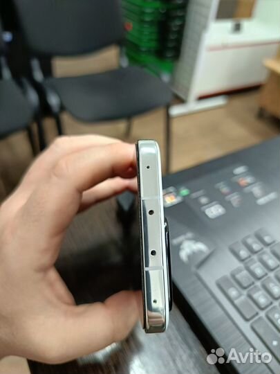 Xiaomi 13, 8/256 ГБ