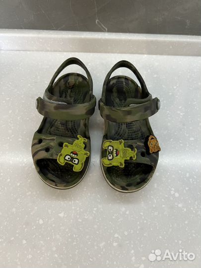 Сандалии Crocs