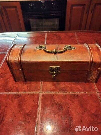 Деревянная шкатулка для украшений