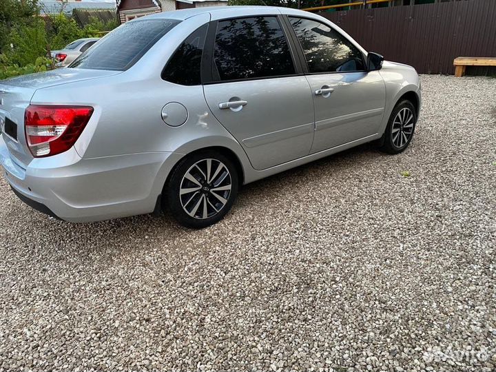 LADA Granta 1.6 МТ, 2022, 17 000 км