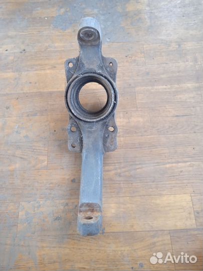 Кулак поворотный