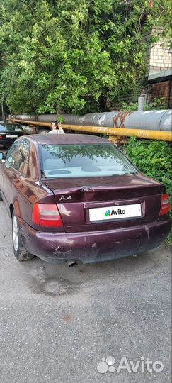 Audi A4 1.8 МТ, 1995, битый, 500 000 км