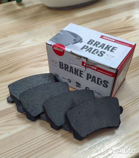 Задние дисковые тормозные колодки VW tiguan