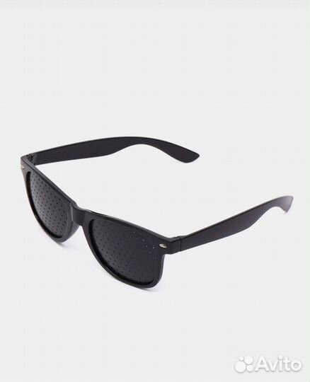 Очки для коррекции зрения. Перфорационные очки