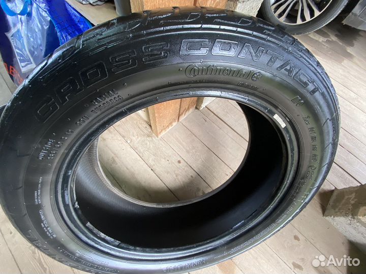 Continental CrossContact UHP E 235/50 R19 99V