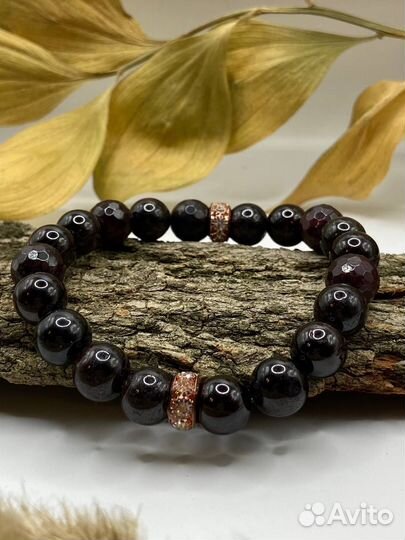 Браслет-талисман из камней 