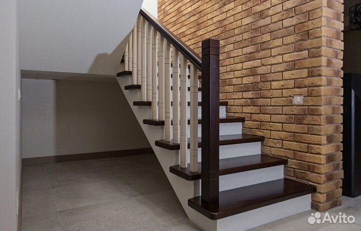 Лестница на второй этаж под ключ