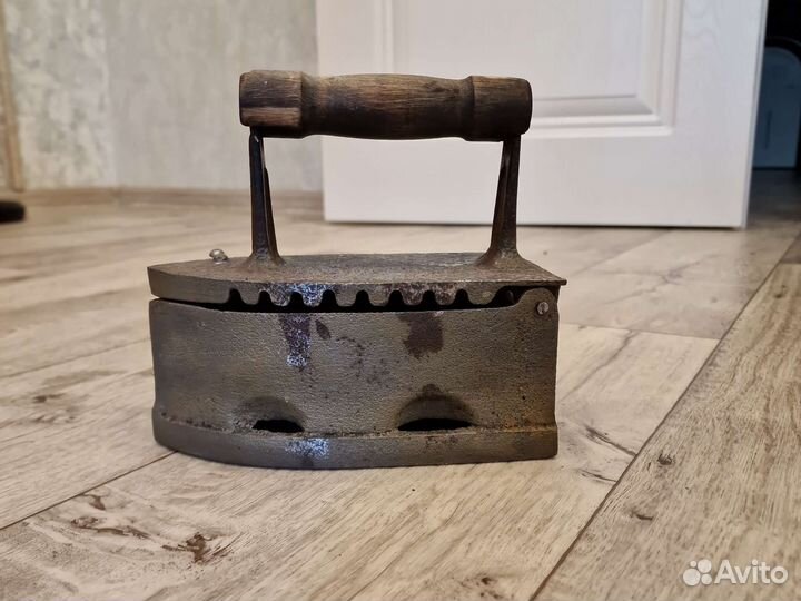 Старый утюг на углях Винтаж СССР