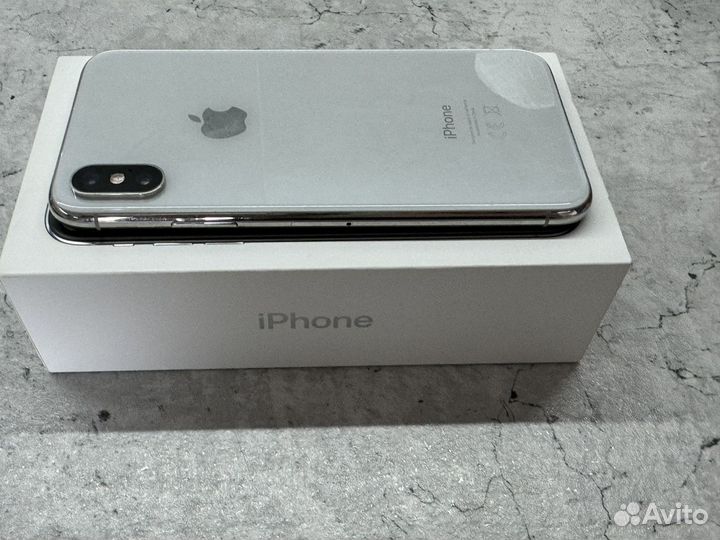 iPhone Xs, 64 ГБ