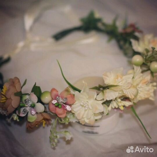 Украшения из искусвенных цветов и ягод на голову