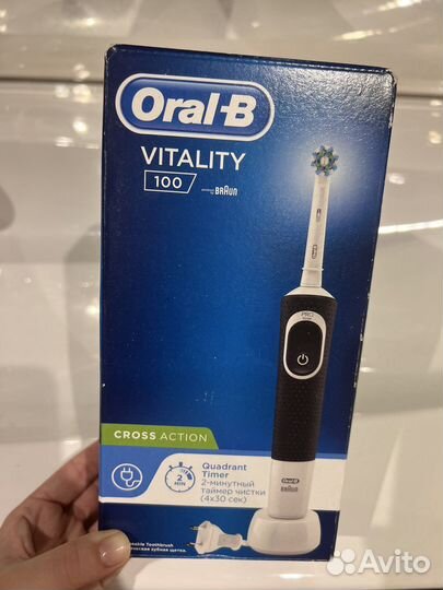 Электрическая Зубная щетка oral b новая