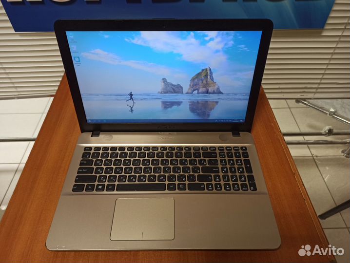 Ноутбук Asus / 4 ядра / ssd 256 / geforce / Full