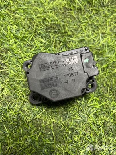 Моторчик заслонки печки Volvo S60 1.6 2011