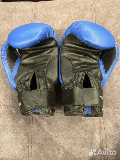 Боксерские перчатки