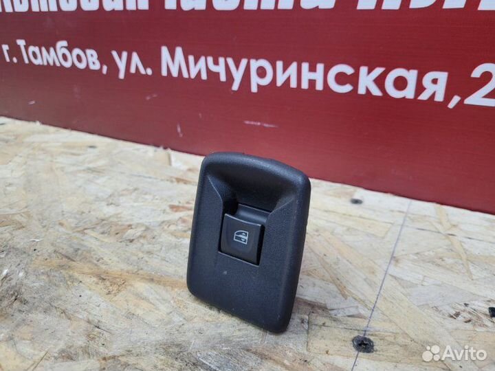 Кнопка стеклоподъемника задняя левая Renault Logan