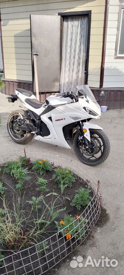 Электробайк Ямаха R3