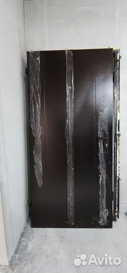 Продам входную дверь бу