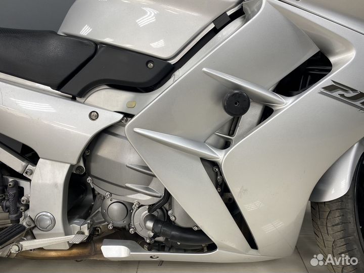 Мотоцикл Yamaha FJR1300 2003г.в