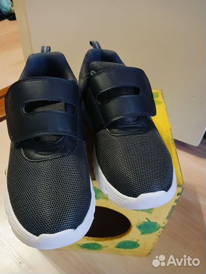 Кроссовки детские новые 37размер