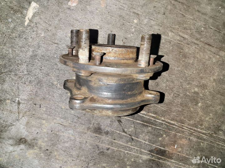 Мало б.у ступица передняя Genesis G80 3.0 / 3.8