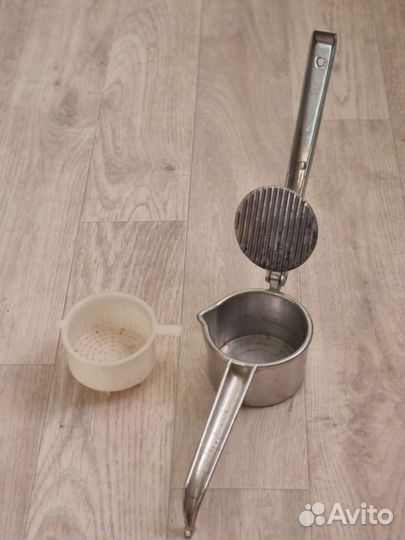 Соковыжималка ручная. Пресс