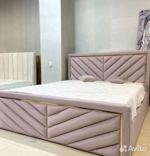 Кровать мягкая двуспальная на заказ