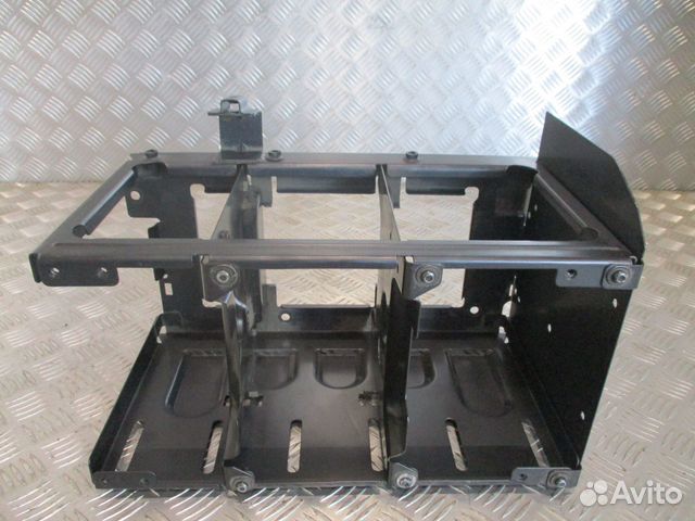 Кронштейн торпедо Volvo 20563607