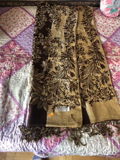 Женская шапка из норки и каракуля