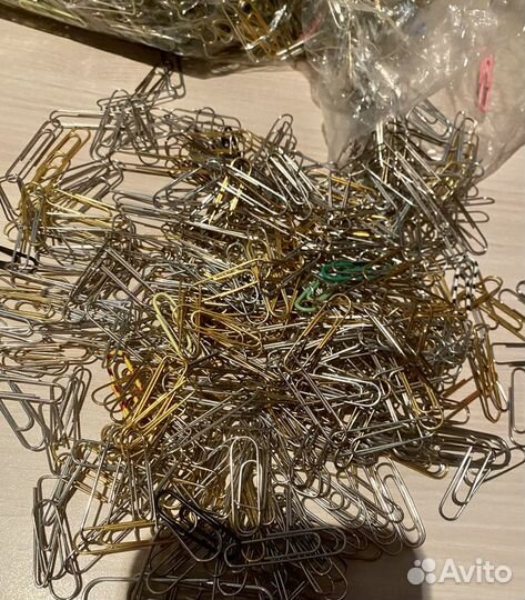 Скрепки канцелярские. На весь офис