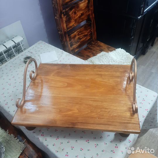 Поднос на ножках,дерево,ручная работа
