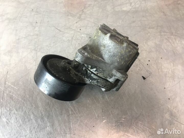 Ролик натяжителя Mercedes Vito W638 OM611 2.2 CDI