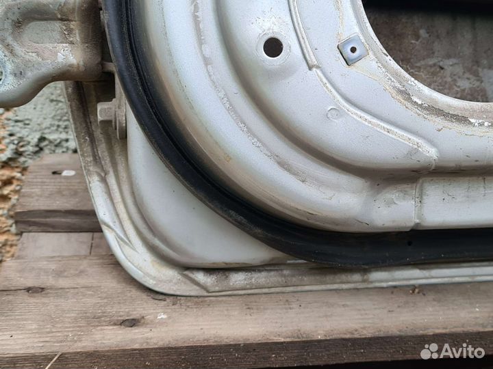 Передняя правая дверь Kia Spectra