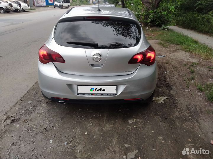 Opel Astra 1.4 МТ, 2010, 265 000 км
