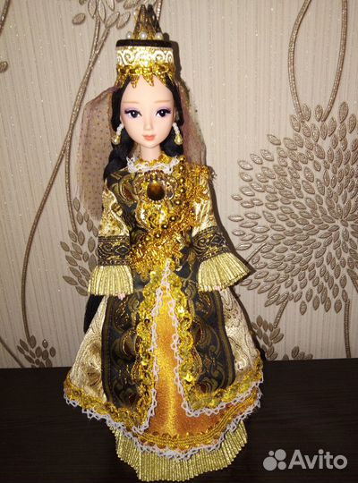 Сувенирная кукла ручной работы