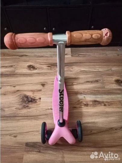 Самокат детский трехколесный. Розовый