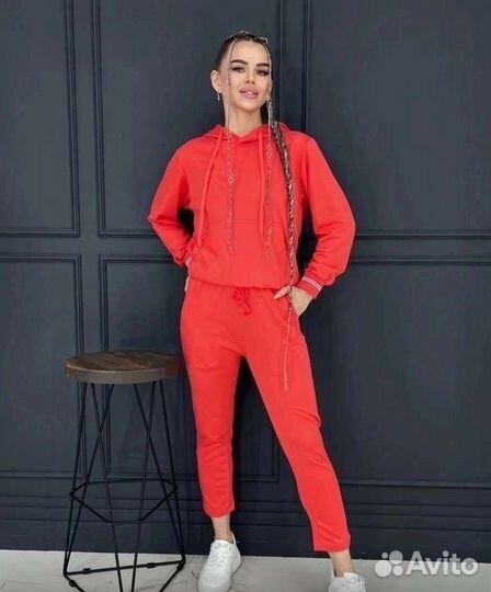 Спортивный костюм женский