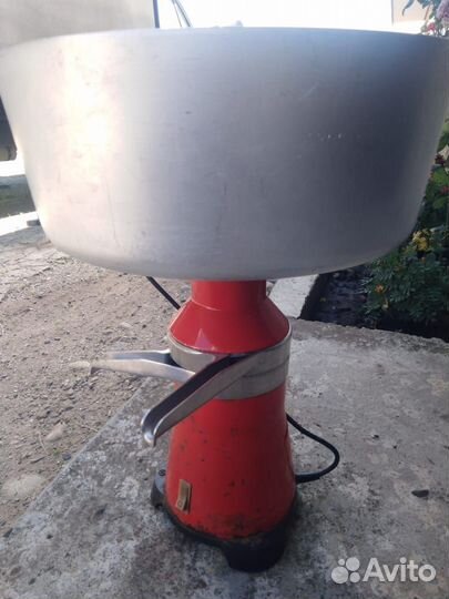 Сепаратор для молока электрический