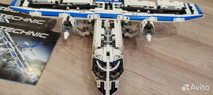 Lego technic 42025 самолёт грузовой