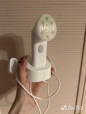 Электрическая щетка для лица Clinique