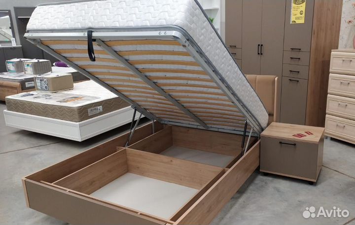 Кровать Грейс с тумбой