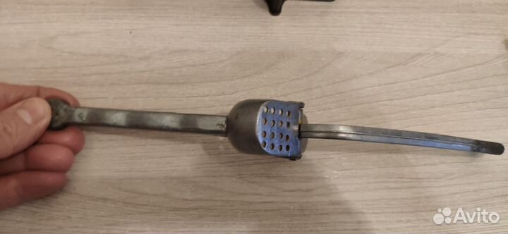 Чеснокодавилка, ножеточилка