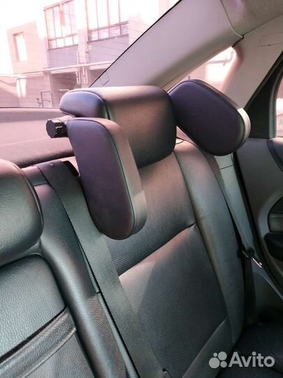 Подголовник с боковой поддержкой