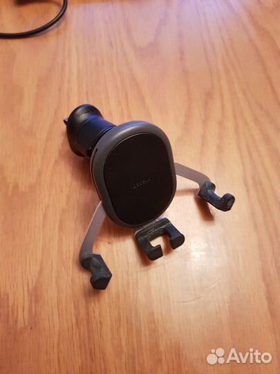 Автомобильный держатель для телефона
